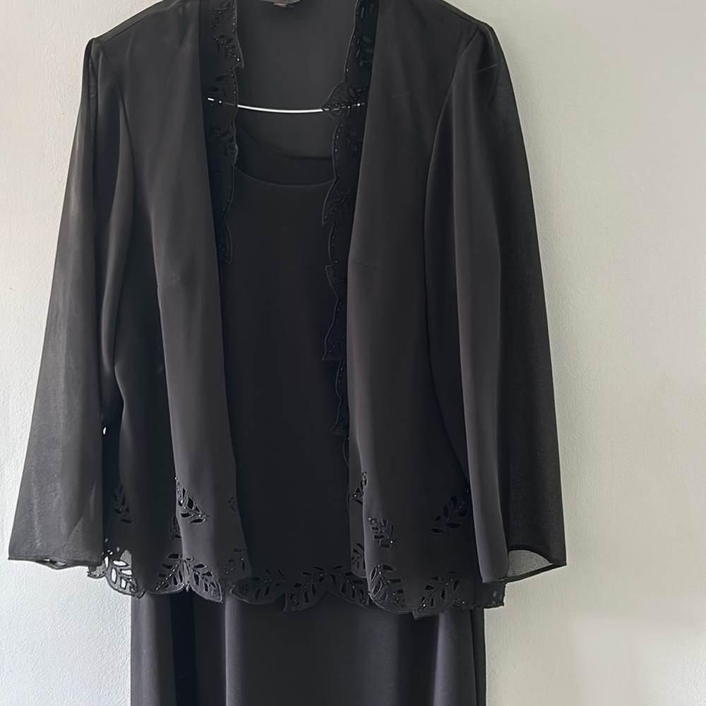 Studio I 16W dress with floral cut outs